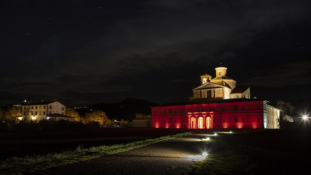 Il Natale che non ti aspetti colora la provincia di Pesaro e Urbino di Rosso Speranza